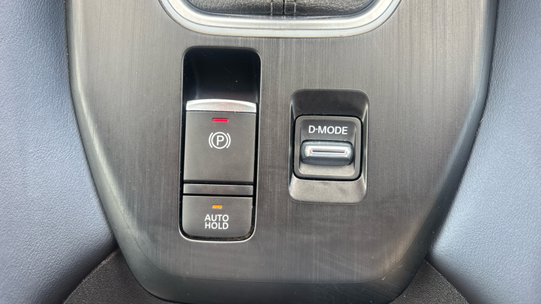 Nissan Qashqai 1.3 DiG-T MH Tekna 5dr Petrol Hatchback